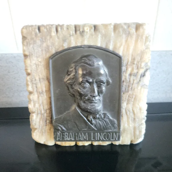Vintage Paperweight / Bookend of Abraham Lincoln 5" - Picture 1 of 6